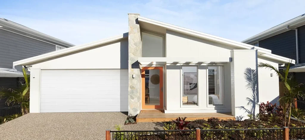 Single storey home builders Melbourne – modern single level home by Destin Constructions